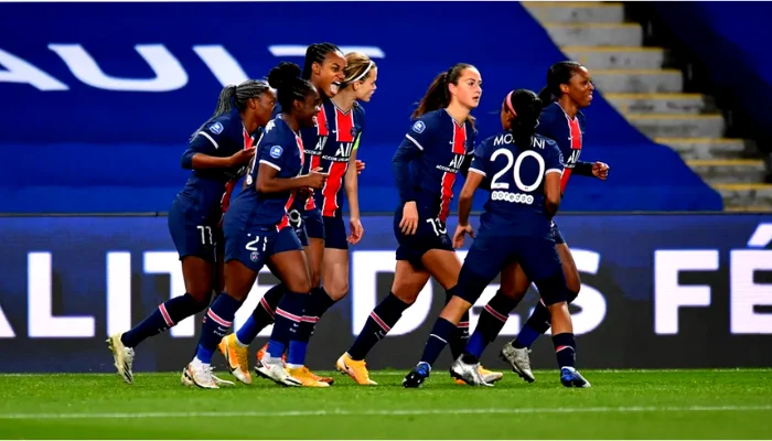 Jogo do PSG Feminino Suspenso Incidente com Fogos de Artifício