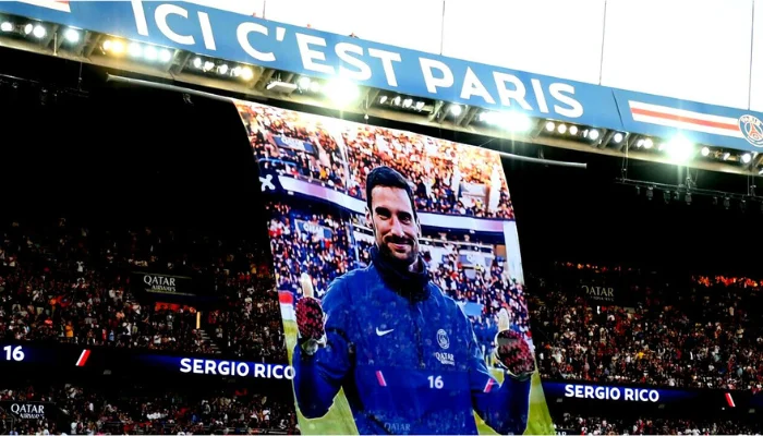 Parque dos Príncipes PSG Homenageia Sergio Rico após Retorno