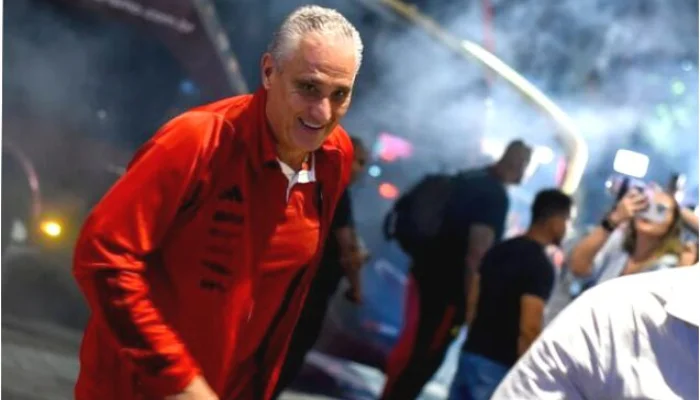 Tite e Jogadores Recebem Calorosa Recepção em Belo Horizonte