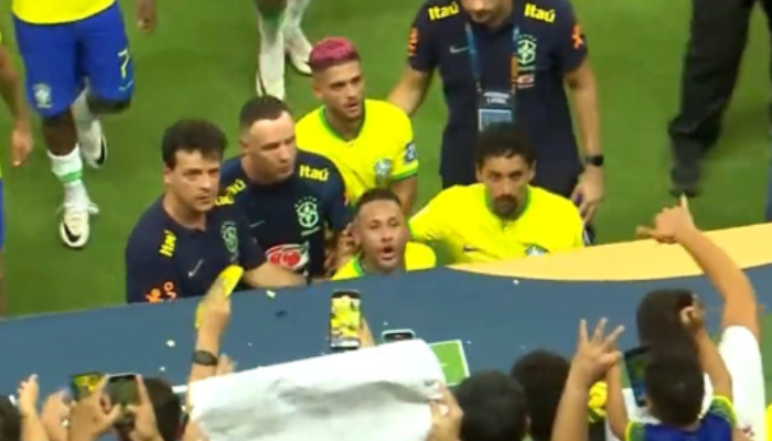 Torcedor Atira Pipoca em Neymar após Empate da Seleção