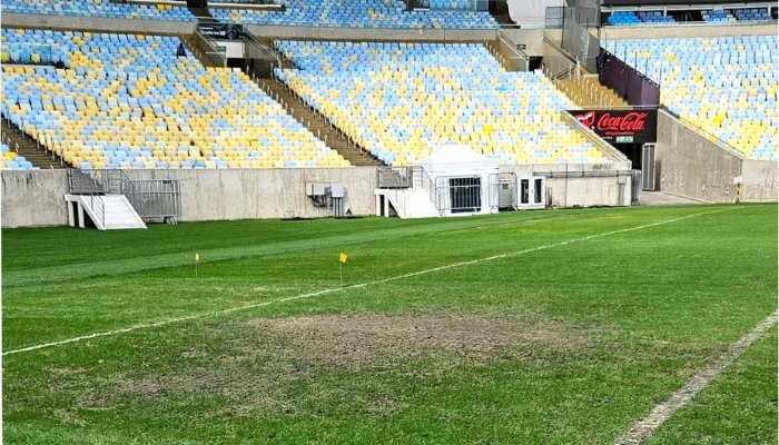 Gramado Multas da Conmebol para Fluminense e Flamengo