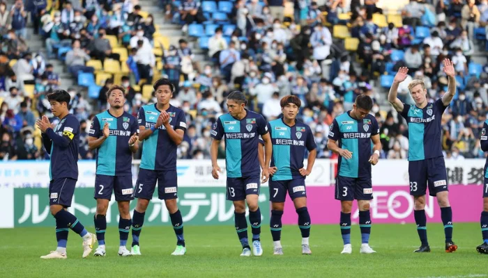 Histórica Avispa Fukuoka Ergue o Primeiro Troféu na Copa Levain