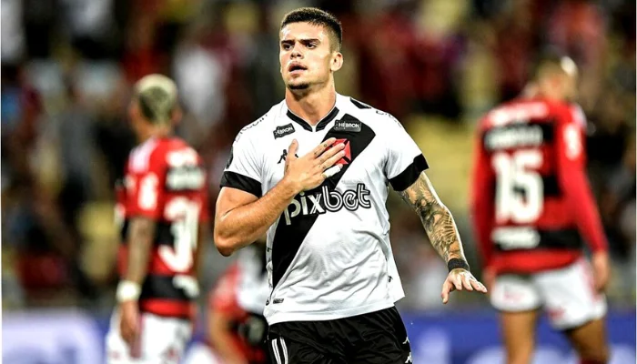 Vasco busca liberação de Gabriel Pec para jogo contra o Cruzeiro